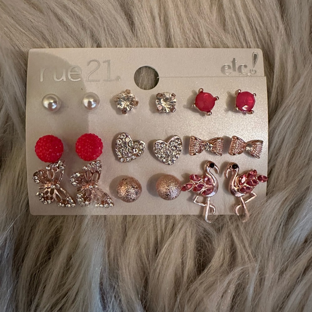 Set of earrings NWT